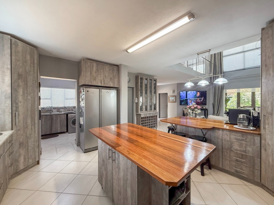 7 Bedroom Property for Sale in Melodie North West